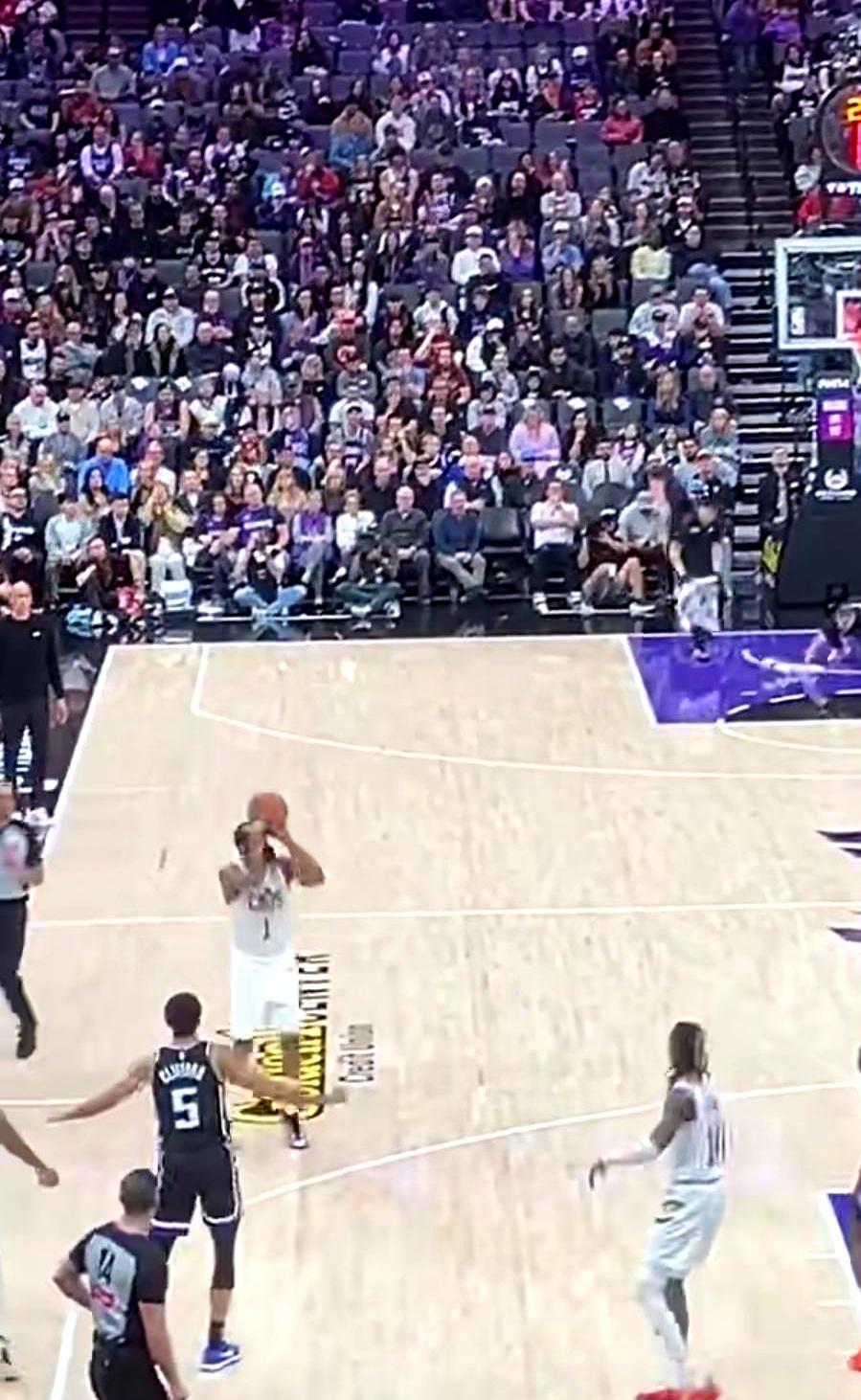 哈登不要230万，只要一个冠军，第一场就摊牌了。终场前2分钟，米切尔一个回