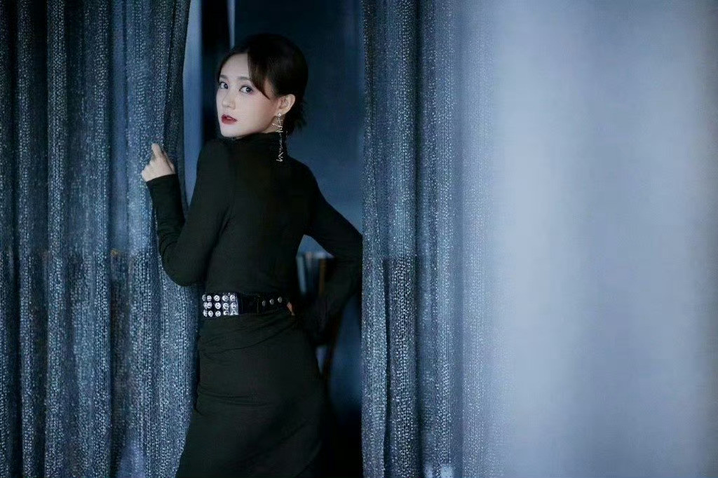 李一桐桐姐这身材真是太顶了，根本看不够啊