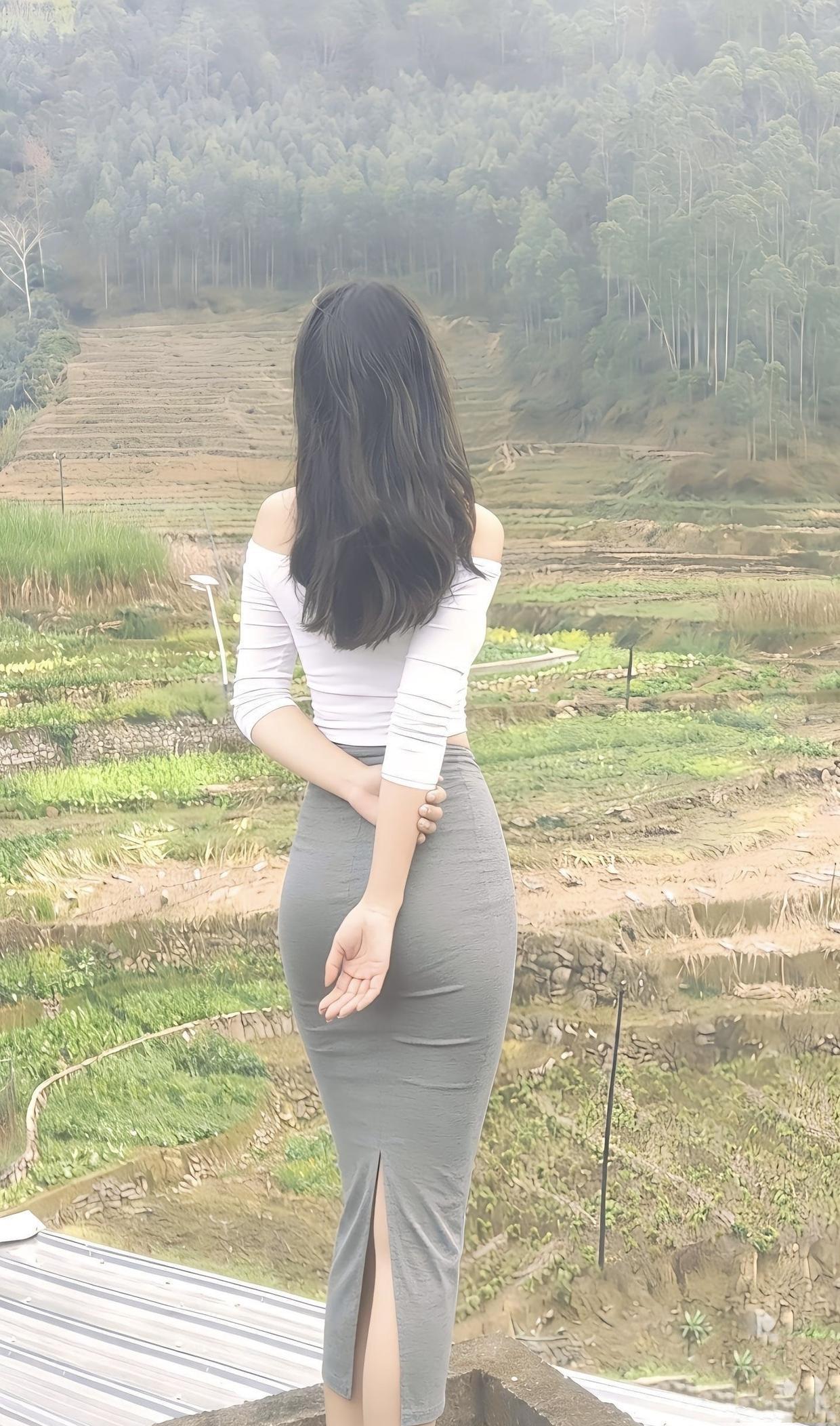 山语（现代诗）风走过山时没有说话只留下一片轻轻的云你走过我时