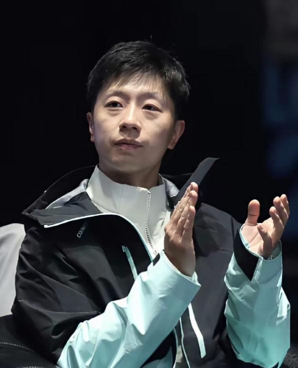 记者问马龙:“你今年才37岁，还很年轻，怎么就不打乒乓球了呢？”马龙说:“如果我