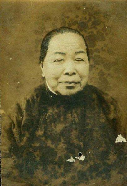 她是被蒋介石牵挂了一生的女人，1965年，周总理把她秘密送往台湾，蒋介石和宋美龄