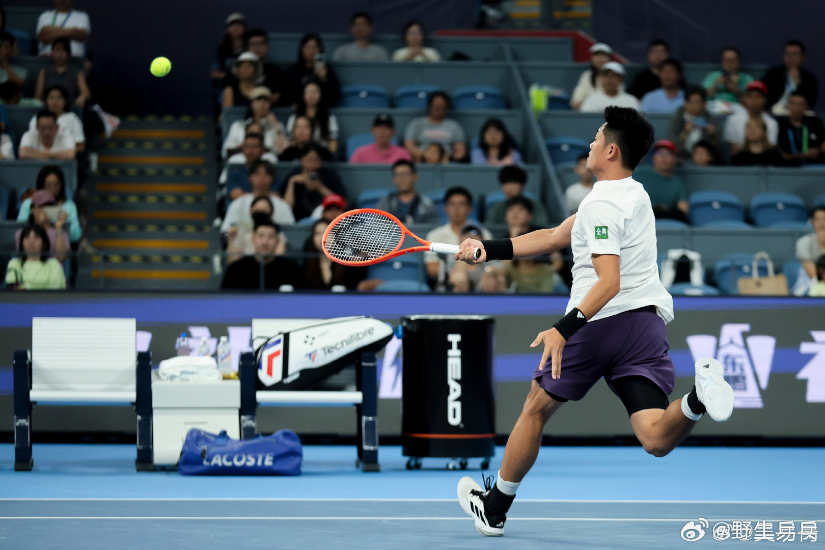 吴易昺杭州最帅的仔不为过ATP250杭州站1/4决赛，吴易昺5-7、7-6(5