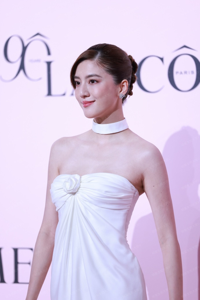吴千语x兰蔻活动生图掉落[玫瑰]​​​