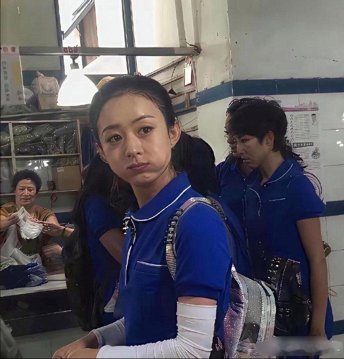 我都差点不敢认，这竟然是赵丽颖，我在想读技校的时候有没有谈过男朋友，男朋友估计可