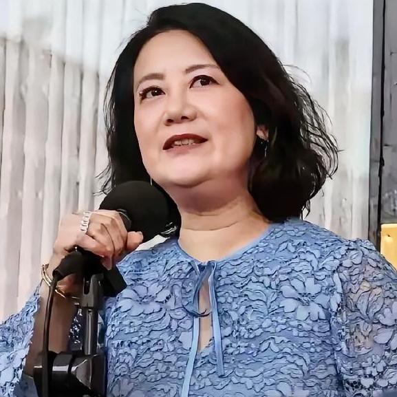 那名“台独”打手帮凶吴思瑶已经猖狂到极致了！今天(2月11日)，吴思瑶妄称：