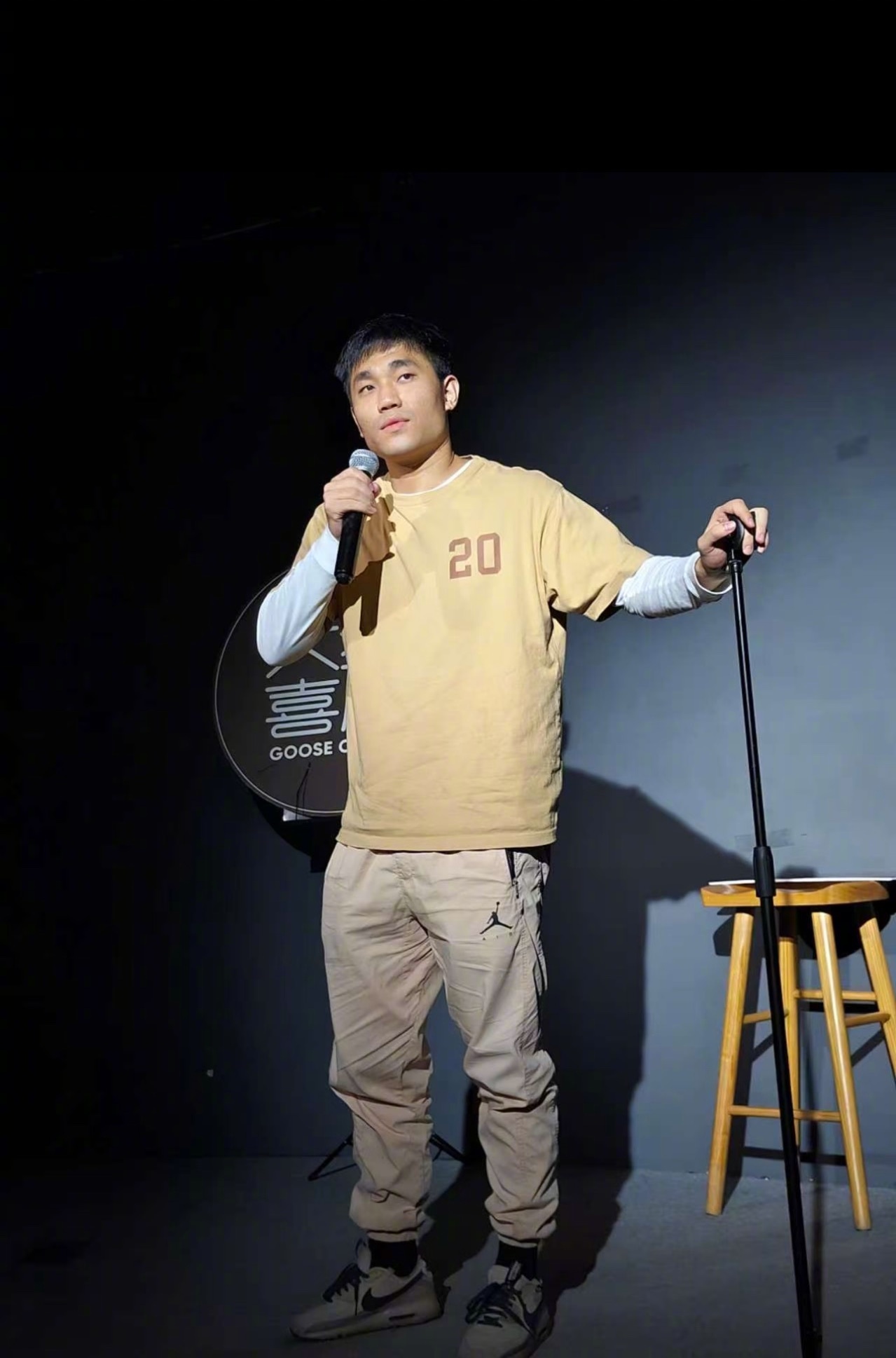 翟佳宁谈不让观众投票的初衷翟佳宁在夺冠后专访里的一番话，让人看到了他对喜剧最纯粹