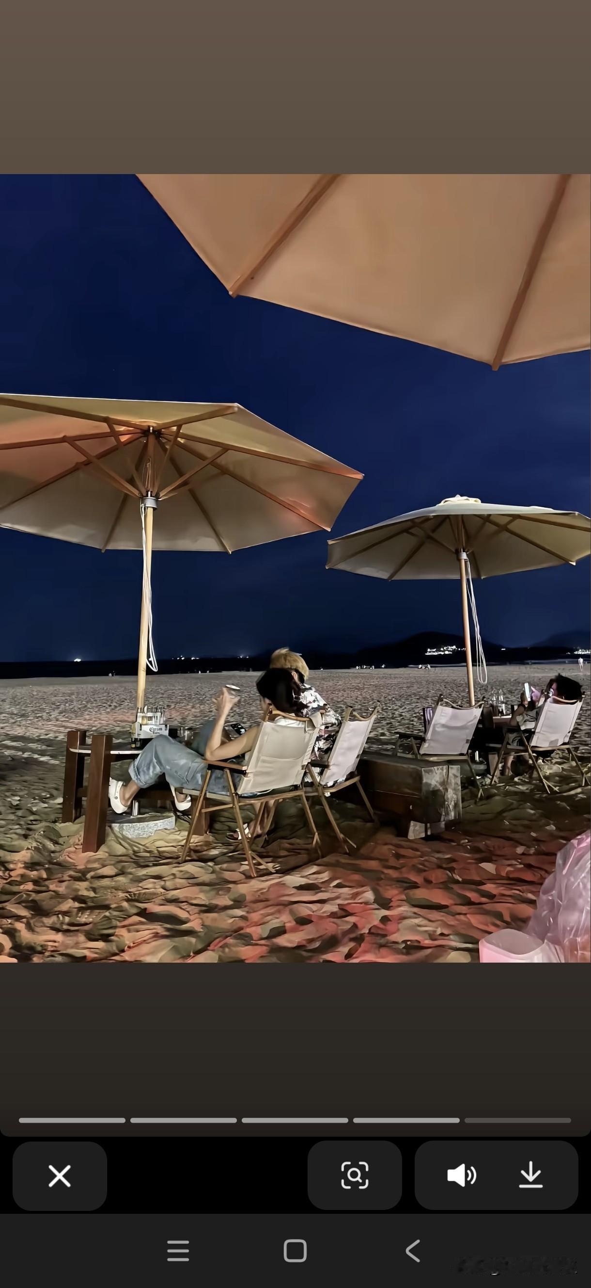 。这也折射出职场人平衡爱好与本职的困境，提醒个体要敬畏规则，同时机构也需完善人才