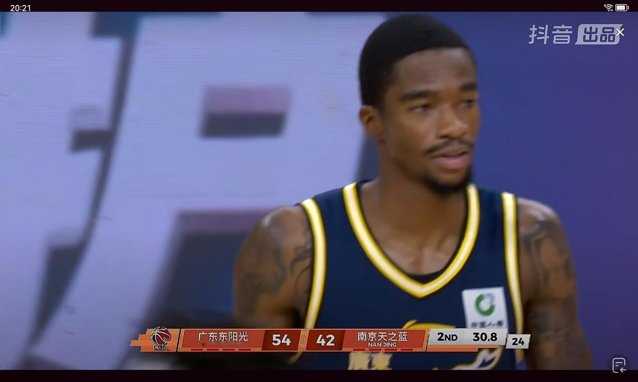 萨姆那半场罚球11中8，他的突破被各队破解，麦考尔看球不要太轻松麦考尔是训