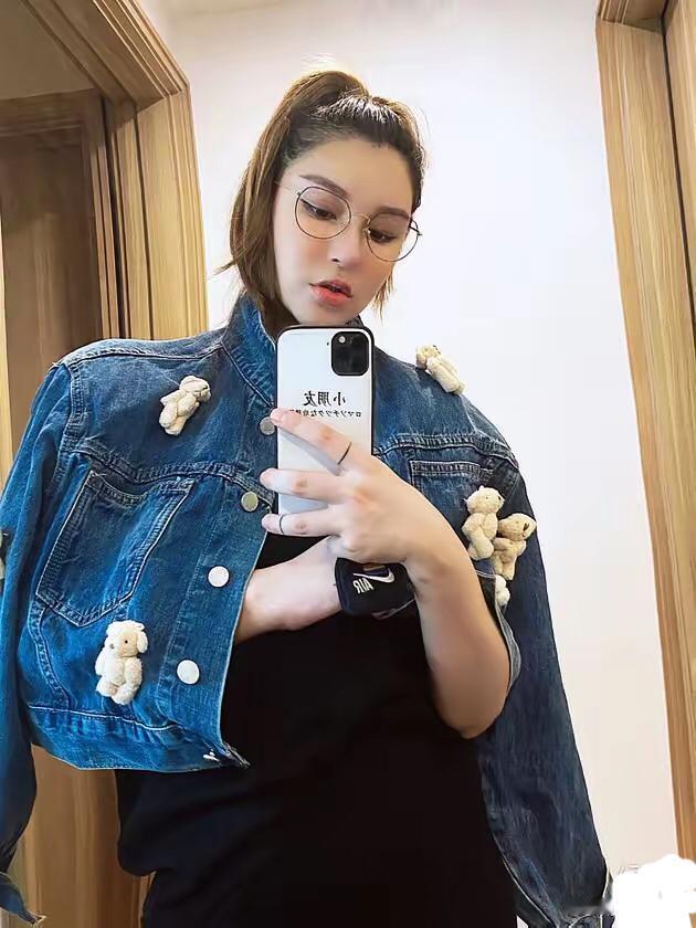 李雨桐被抓，真是大快人心！闹了这么久，李雨桐终于把自己作进去了。为了流量，