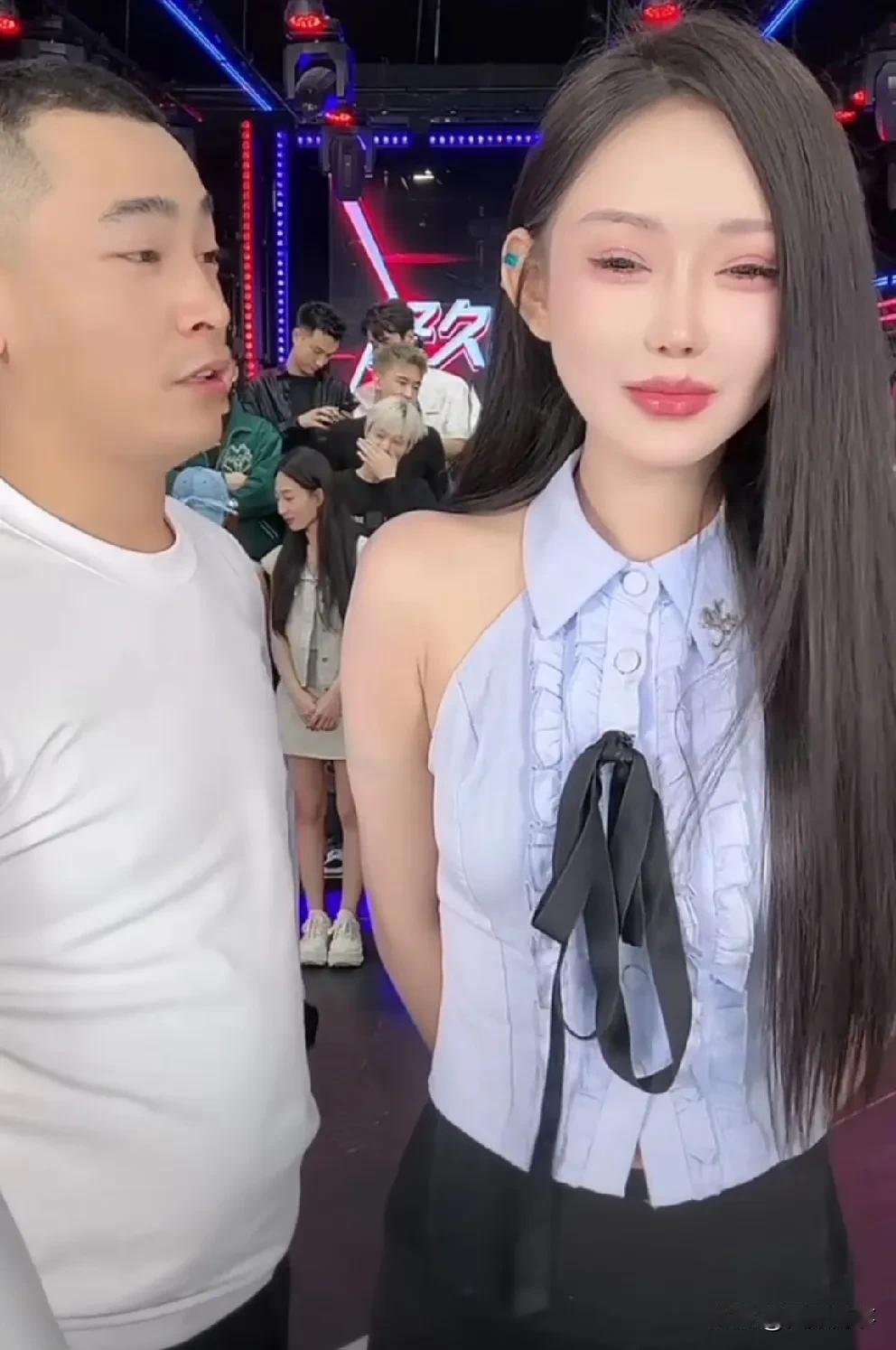 吴迪不指名怒斥艺人乱报销，柚子君尴尬承认道歉！  