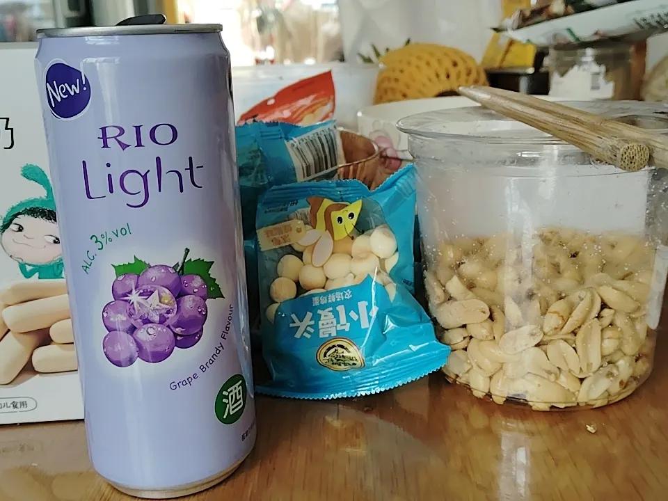 出车回来，熬了一夜，本来想睡觉了！孩子在睡觉，本人打呼噜声大，怕把孩子吵醒，在客