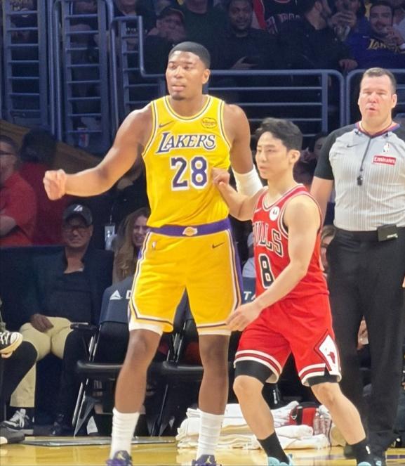 NBA又有“日本德比”了！公牛对阵湖人，八村塁与河村勇辉对位，两个日本球员同