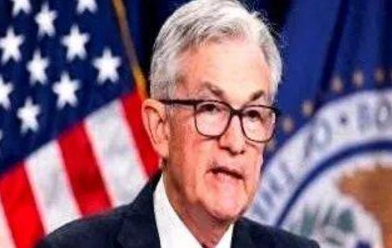 那个亲手处理了2008年金融危机的人，前美国财长保尔森，最近说了一句让华尔街背后