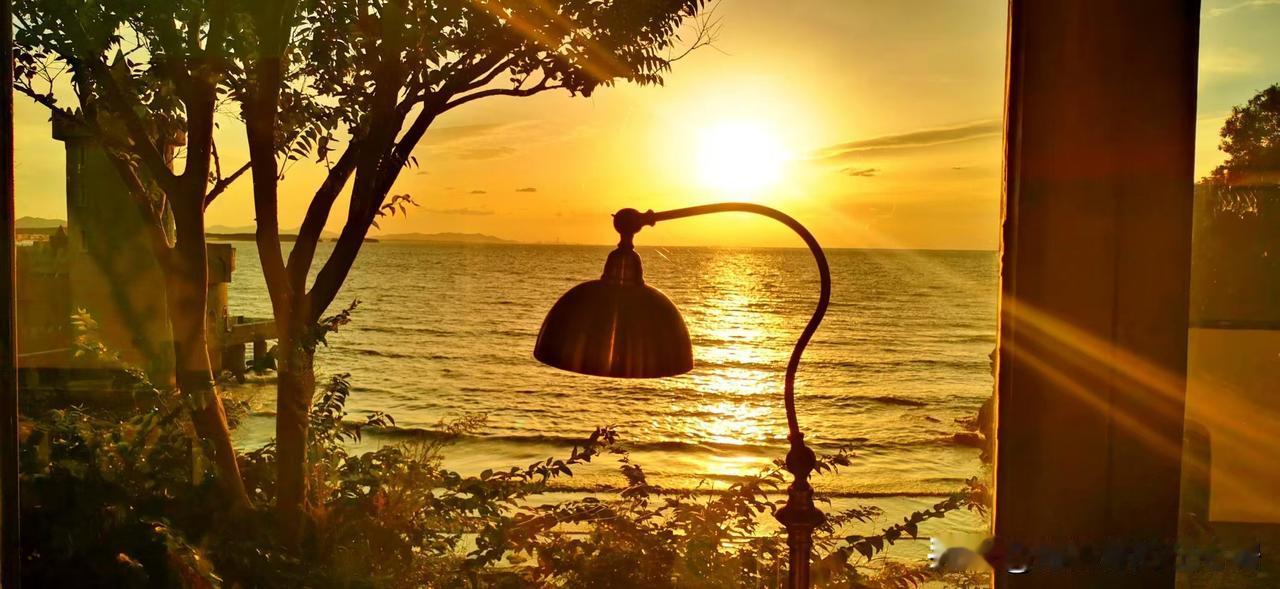 被烟台的海狠狠治愈了！原来日落真的能抚平所有疲惫😭真的会被海边的日落，治愈