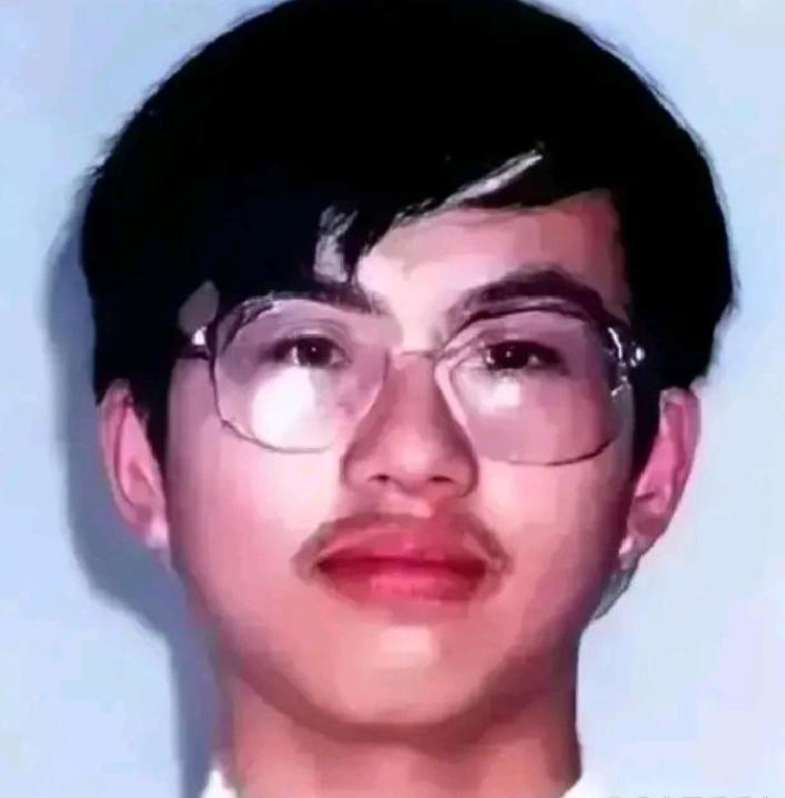 2000年，理科状元张来玉，在南京大学跟同学借了10块钱，出食堂后消失了26年，