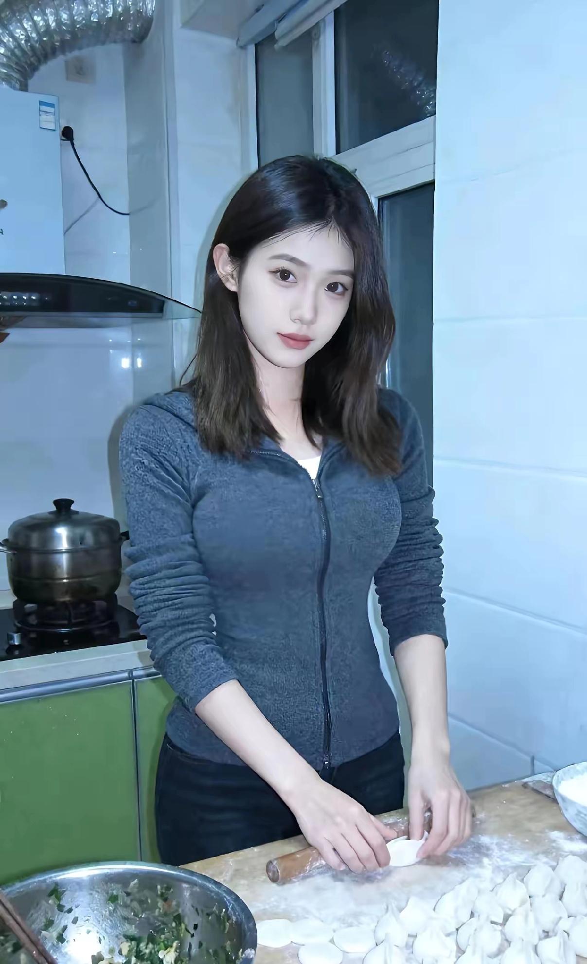 等老公回来，包饺子。