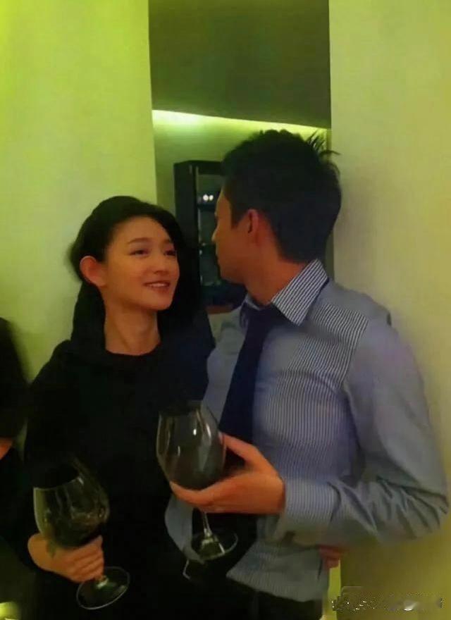 汪小菲跟大S头回见面的照片，当年帅哥就这么被迷倒咯！