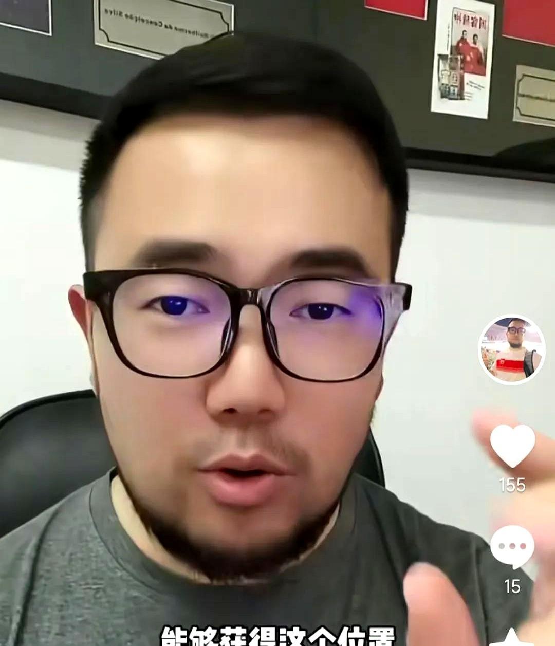 “抄作业”抄到国足主帅位上了——潘伟力一句直播爆料，把邵佳一直接推上热搜：足协看