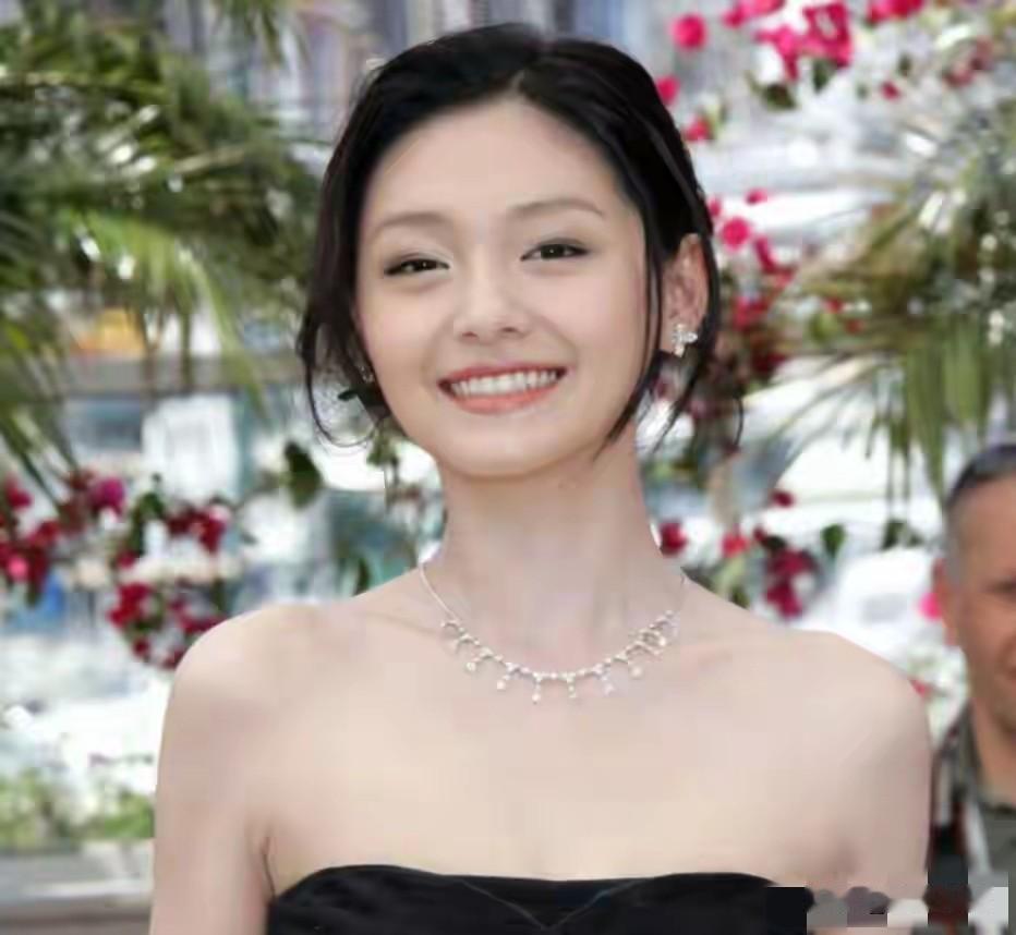 都说爱一个人论迹不论心大S从咽气到现在已经过了一年S家天天哀嚎想姊姊