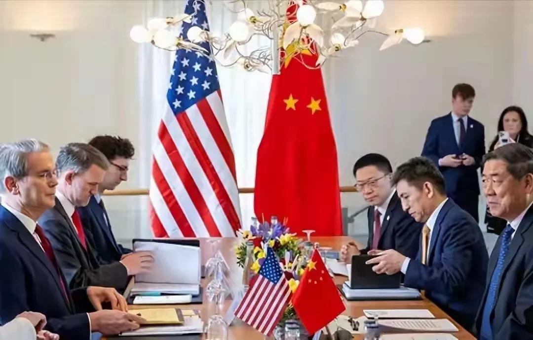 感谢老黄把过时的四流芯片H20卖给咱们​英伟达老黄的到访，这几天芯片还没到，到