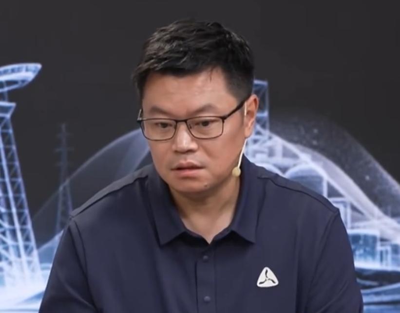 林诗栋为何能4:0战胜王楚钦？侯英超简直是神预测！他说：林诗栋之所以打的这么