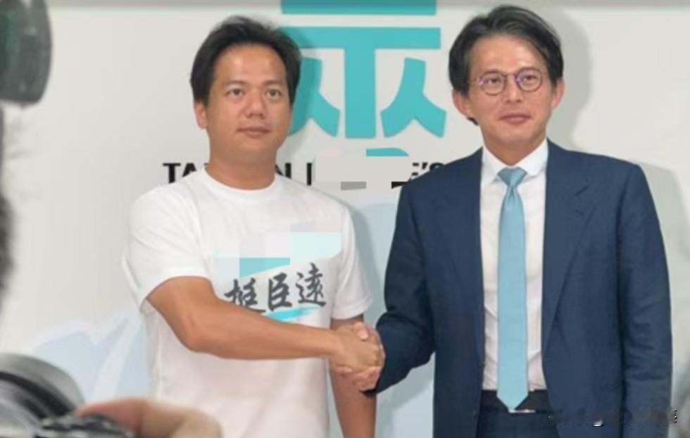 由于蓝营吴旭智在8月27日确认领表，这也让黄国昌坐不住了，在8月28日“记会”上