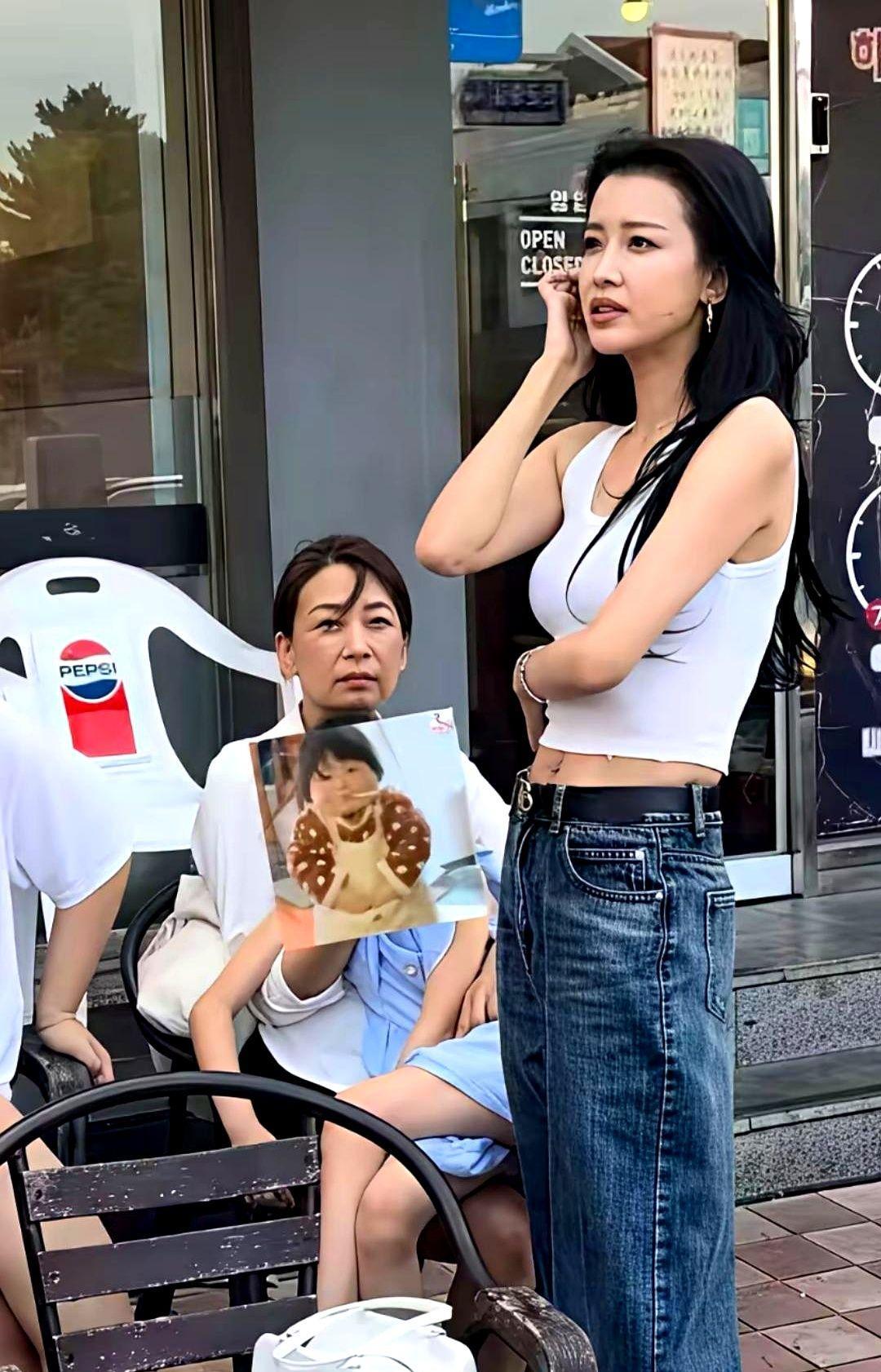 “孙怡的离婚不是终点，而是她母亲尚丹丹‘托举式母爱’的副作用总爆发。”镜头回闪