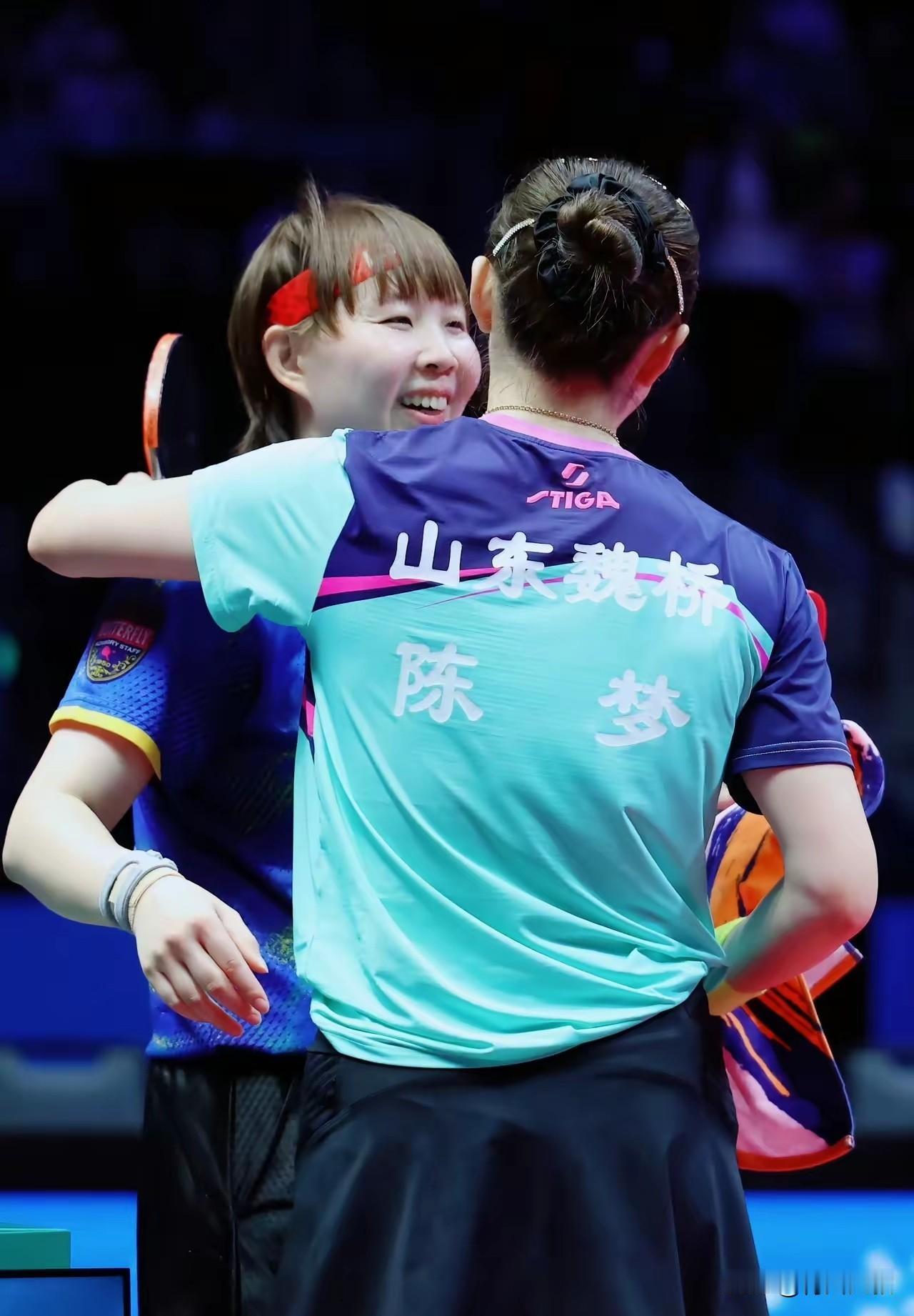 朱雨玲告别全运会的发图，大家都说有三张是陈梦！我怎么看到两张？有一张和莎莎的