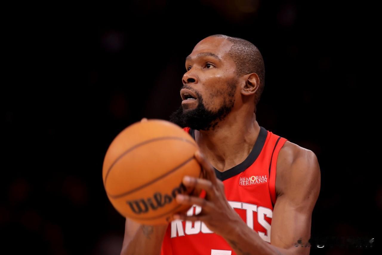 惹怒杜兰特干嘛！火箭丹佛复仇掘金整场比赛充斥着火药味，布鲁斯布朗频繁挑衅杜兰特