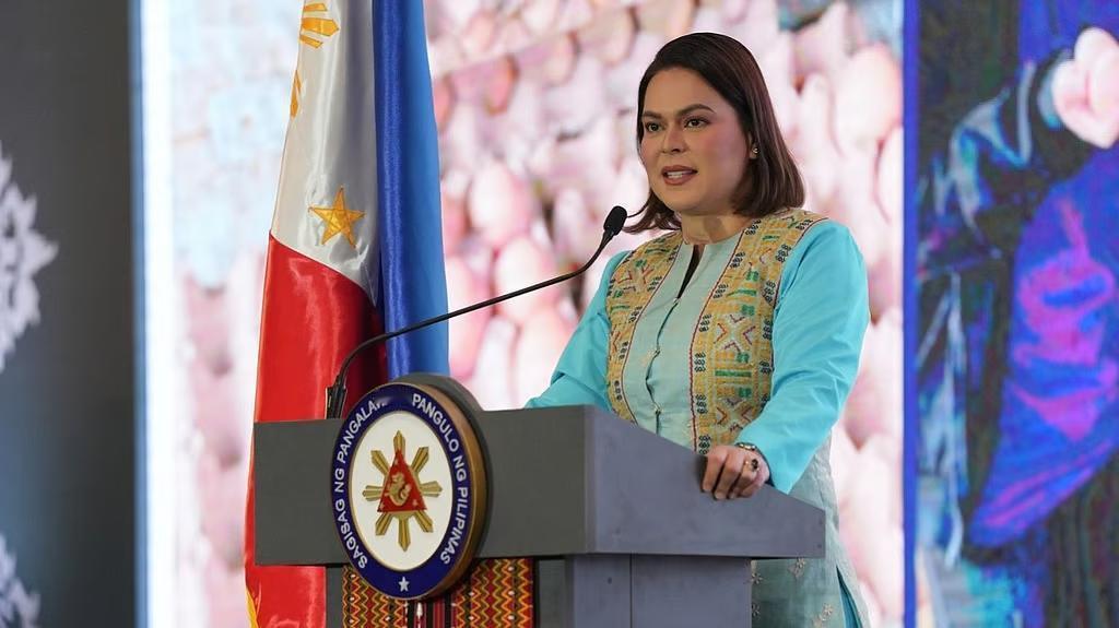 菲政坛要变天了？杜特尔特之女硬刚亲美势力，小马科斯遇大麻烦当前菲律宾政坛正