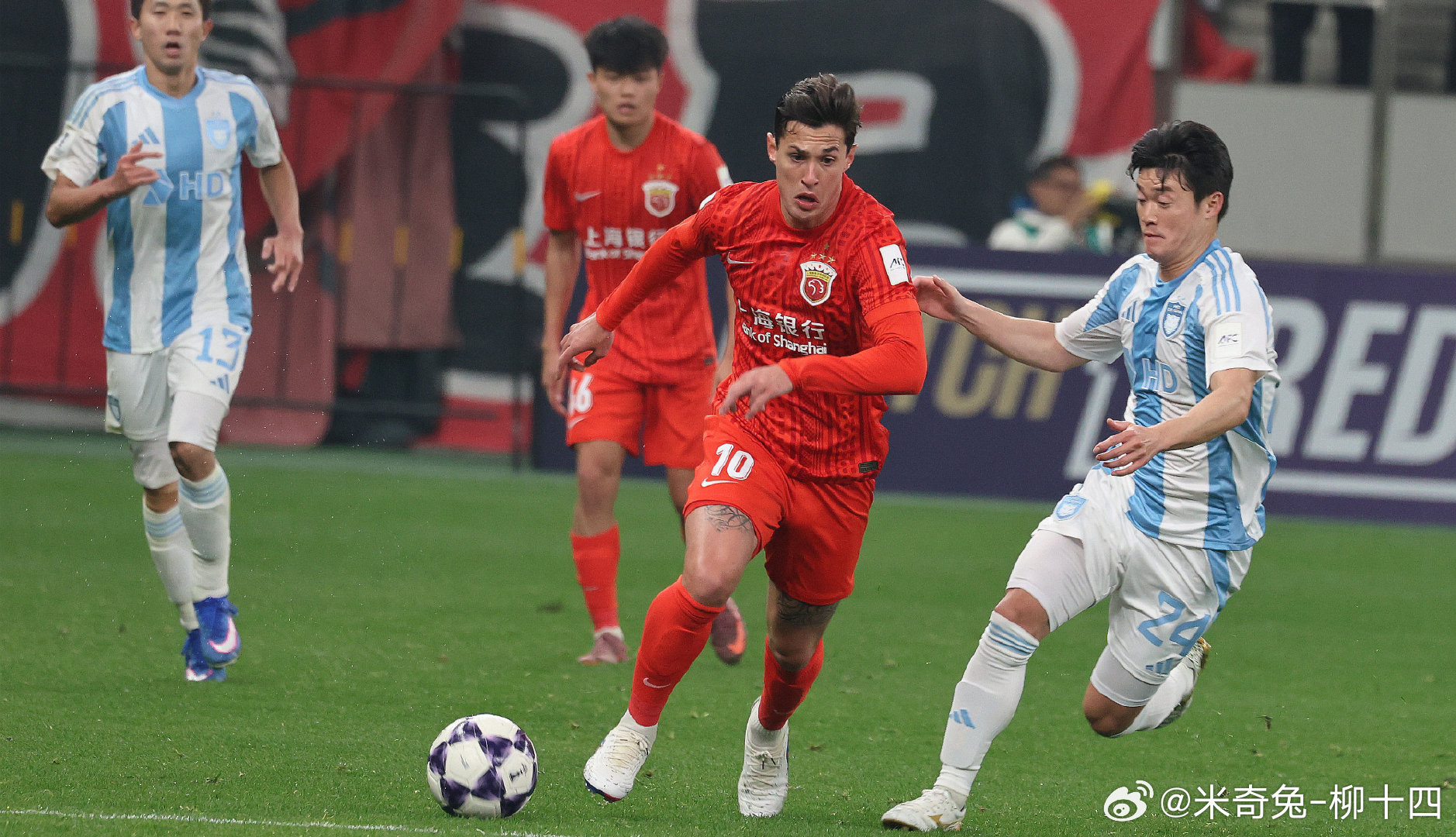 很多上海海港球迷谈到维塔尔，就会说梅伦多对他有多重要，这里面有对的部分，也有误解