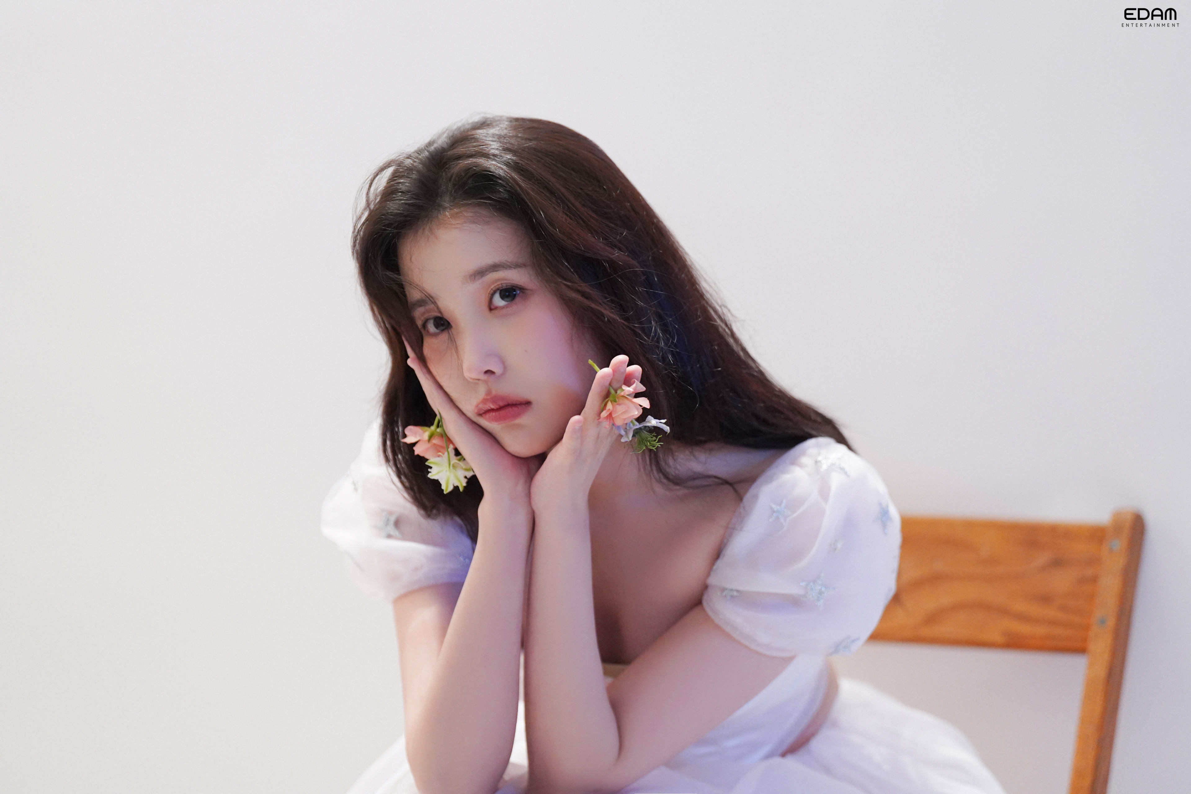 260403IU官方更新花絮图