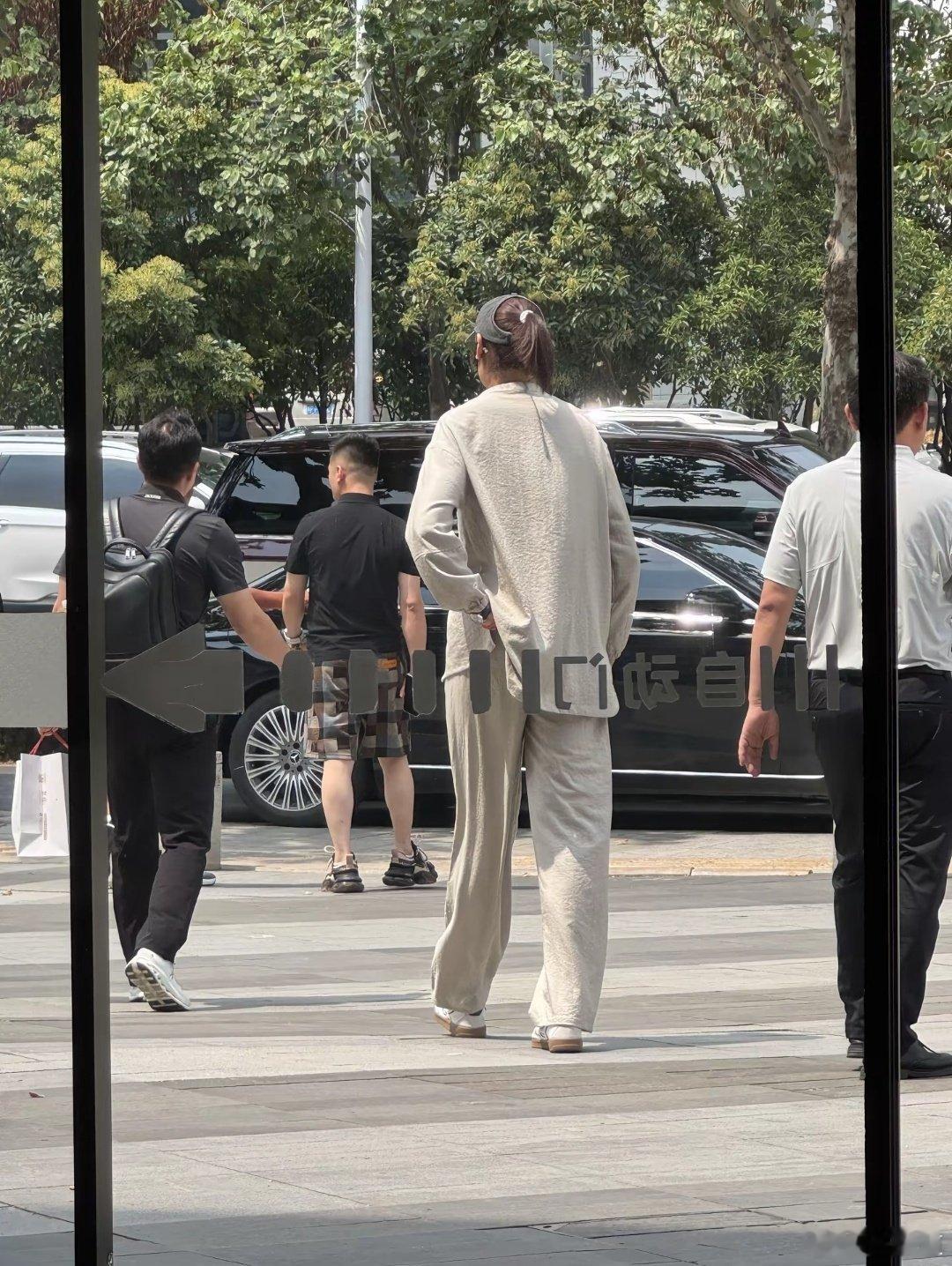 中国女排看背影知道是谁吗？​​​