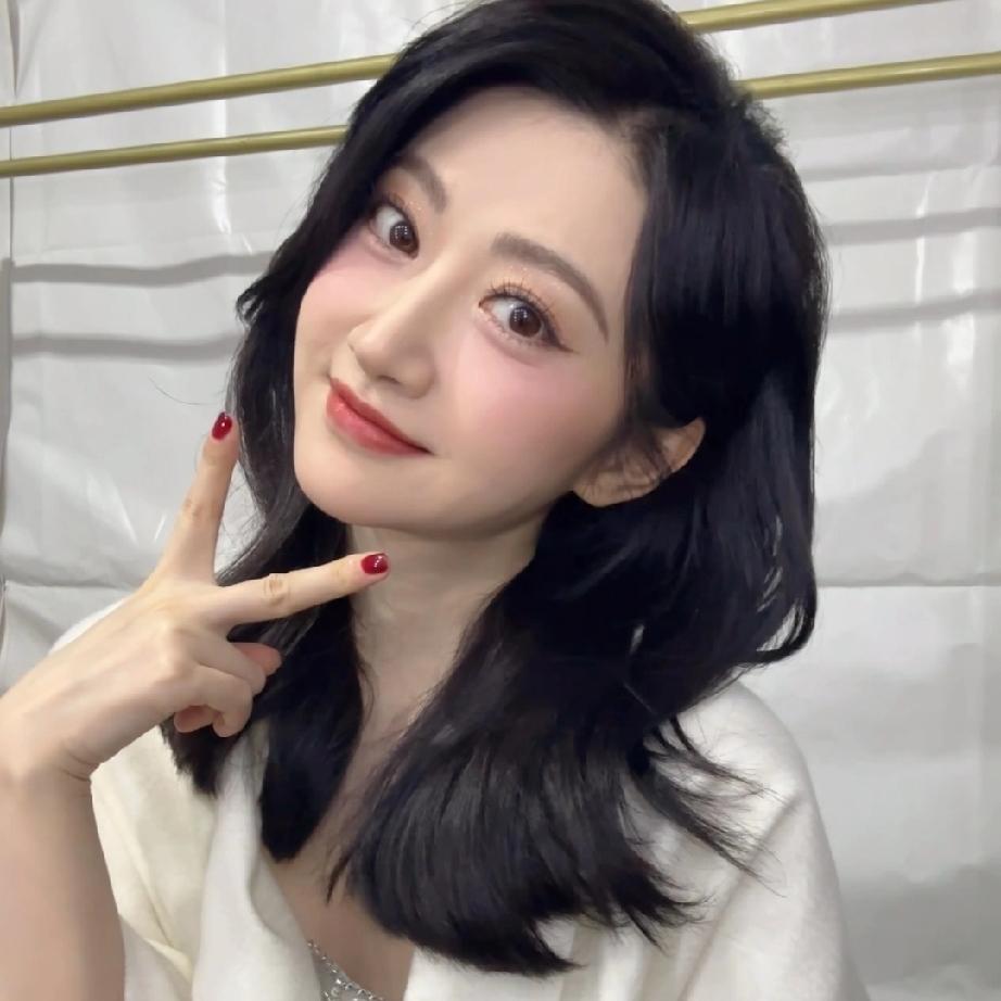 景甜身上有一个弱点，她可能永远也改不了，不是演技不够好，也不是没有人气，而是