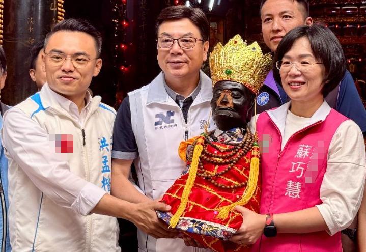新北激战！民进党新北市长参选人苏巧慧13日行程“上山下海拚选战”，白天与蔡英文一