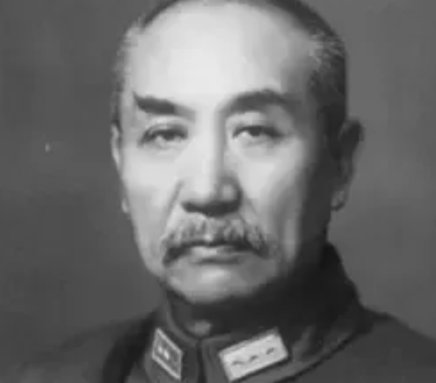 1949年，66岁阎锡山逃往南京，临走时对39岁的堂妹阎慧卿，柔声道：“我很快就