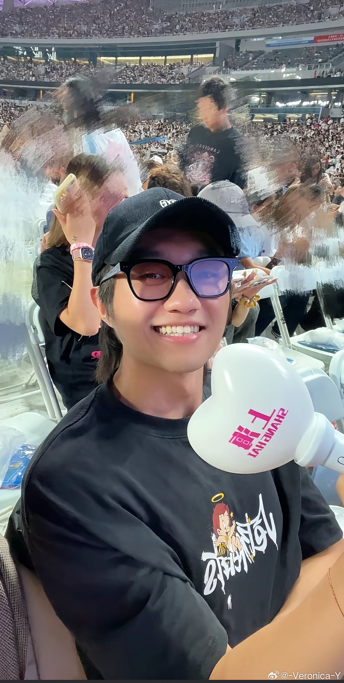 沪豪你看看我头像这才是你🤣​​​