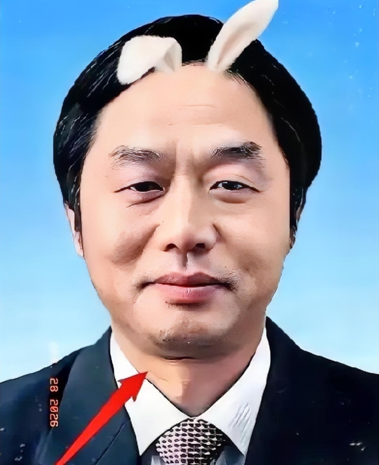 4月26日深夜，武汉不知有多少工程老板惊出一身冷汗。千亿级城投帝国的原掌门人金国