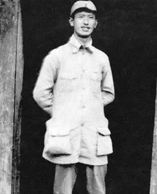 1947年，解放军给国军中将武庭麟送去劝降信，武庭麟下令将送信人杀掉。手下劝说：