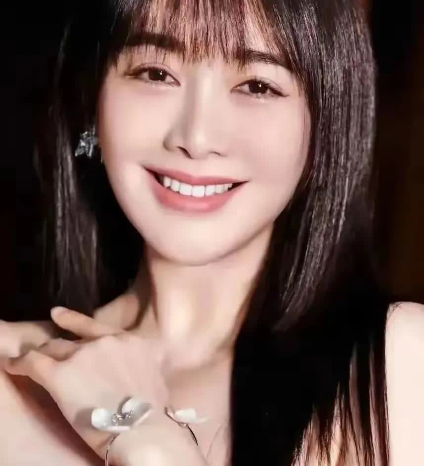 娱乐圈中花期最长的女演员，都有谁呢？1.唐嫣2.刘亦菲3.刘诗诗