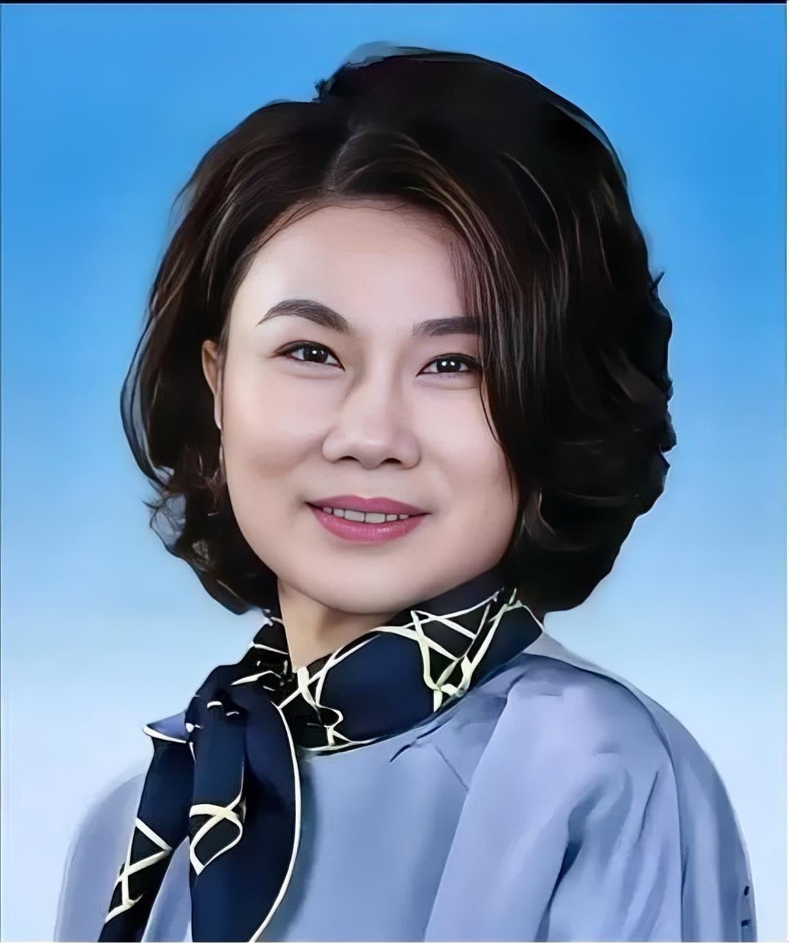 俞敏洪问董明珠“寡居近30年为何不再婚”这哪是八卦提问，分明是揭开了女性价值的