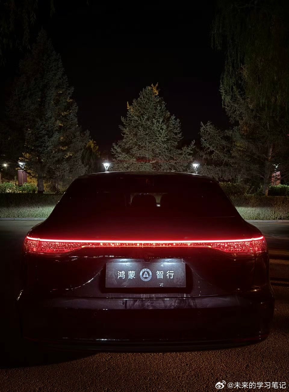 享界s9t晚上的尾灯，绝[doge]​​​