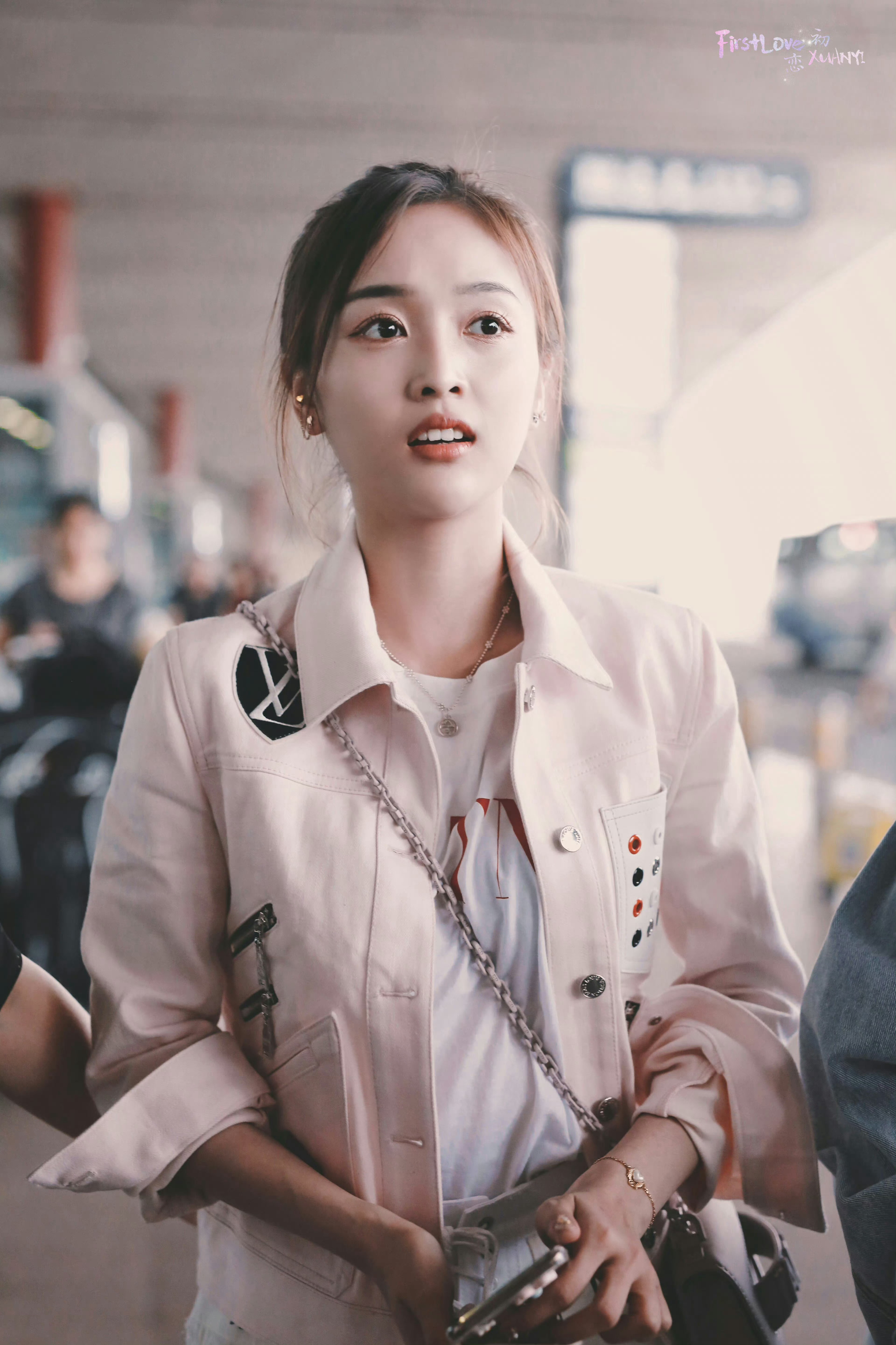 吴宣仪爱上另一个我💙吴宣仪叶星星【190704|首都国际机场🛫