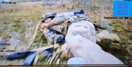 扎波罗热某地，俄军FPV摧毁了一辆乌军反击车辆，有些士兵被爆炸波及，倒在路边草丛