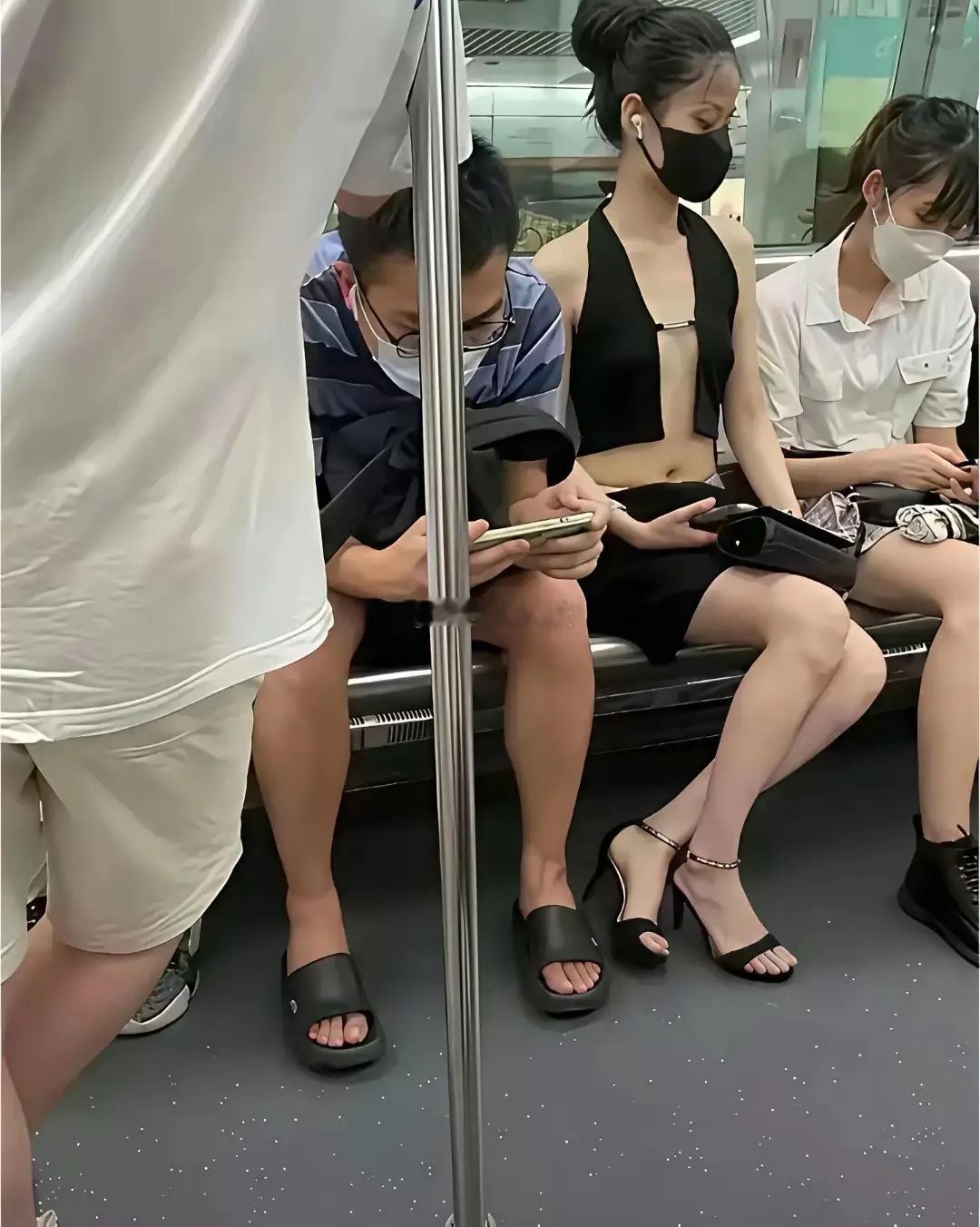 不得不说，这种穿搭确实太大胆了。