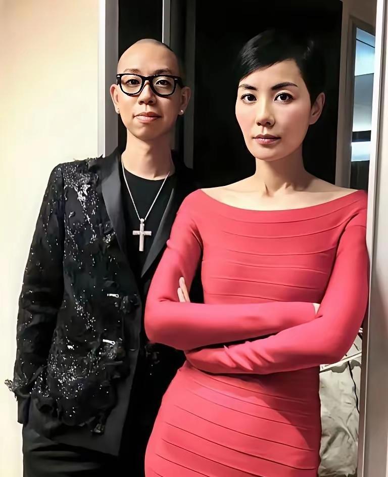 你敢信？谢霆锋把3亿豪宅过户给张柏芝，转头在王菲的120平出租屋煮面到凌晨3点