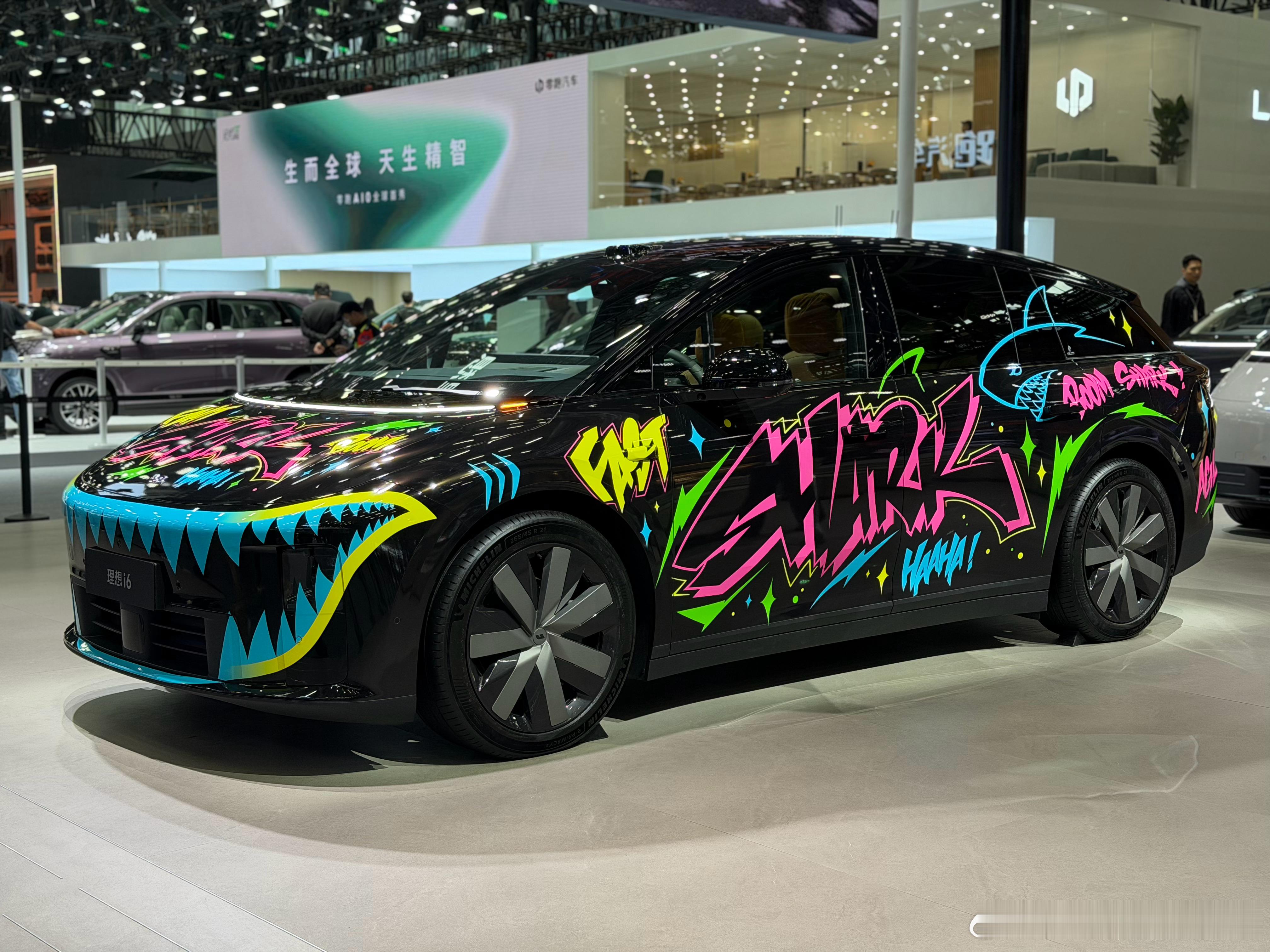 今年广州车展潮改似乎很火，理想i6“鲨鱼辣椒”、蔚来萤火虫爆改、零跑Lafa5敞