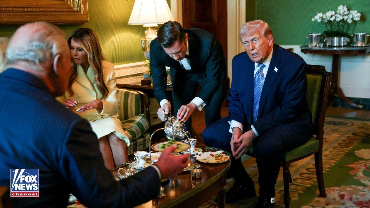 川普总统和第一夫人梅拉尼娅在白宫欢迎查尔斯国王和卡米拉王后，英国王室成员开始对美