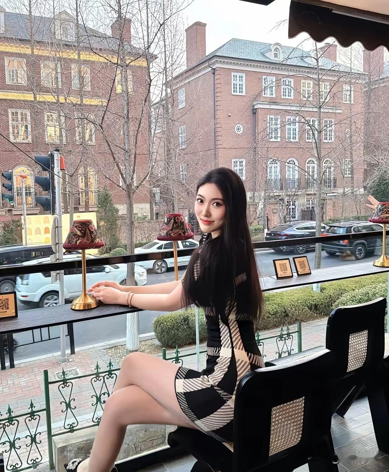 在复古咖啡馆里，享受悠闲时光🍂💕