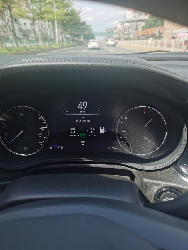 用车一年，1.2万公里分享刚开始并没有去看君威这辆车，是去看了本田皓影，本来都